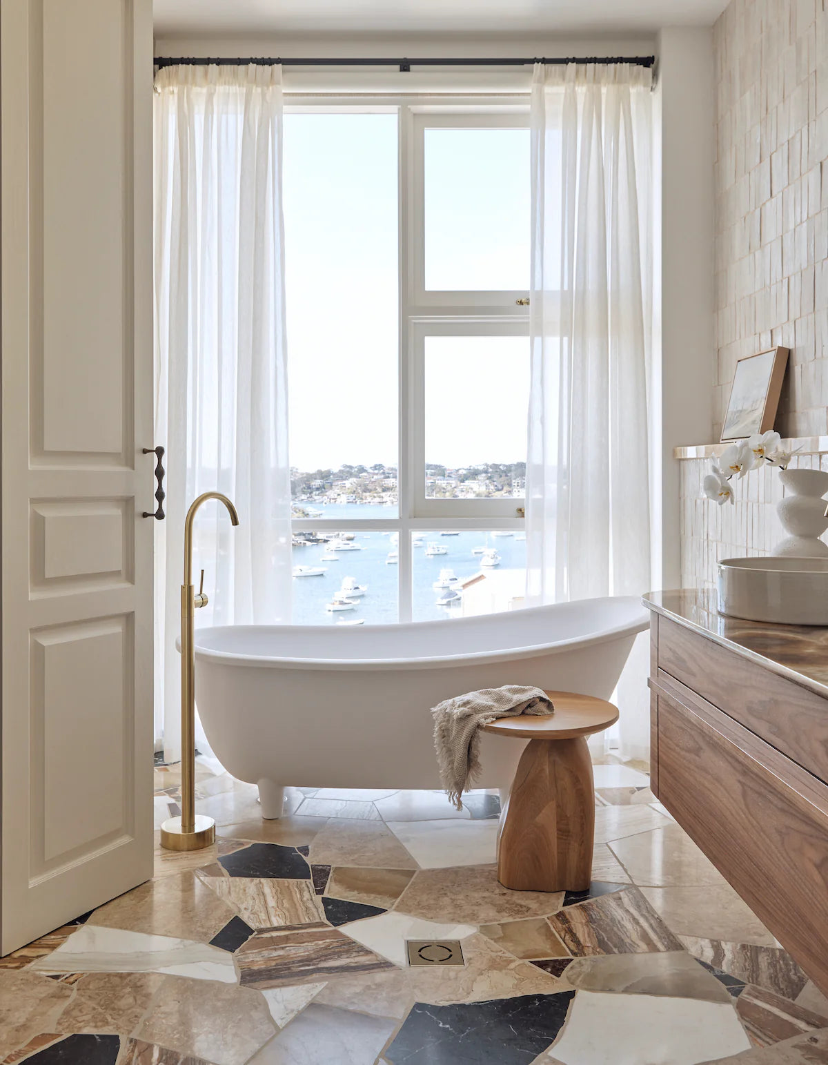 6 BATHROOM TRENDS TO WATCH IN 2025